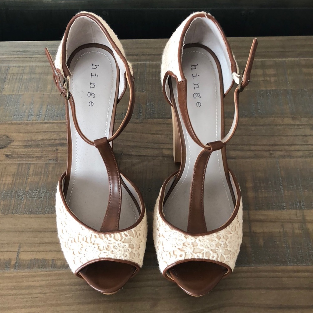 Hinge platform heels